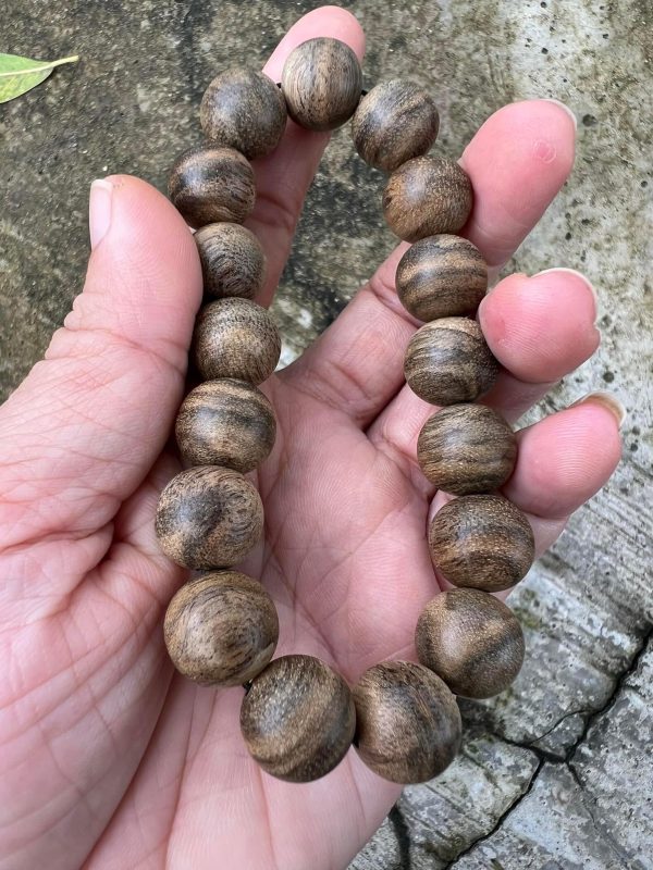 Campodia Agarwood Premium Bracelet,The wood grain rich and beautiful, attractive fragrance, jewelry bracelet. - 图片 3