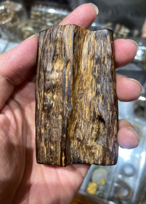 Super King Block Agarwood Sinking ,100% Wild Agarwood Vietnamese, Very Rare,Weight 51.11 grams, Only 1