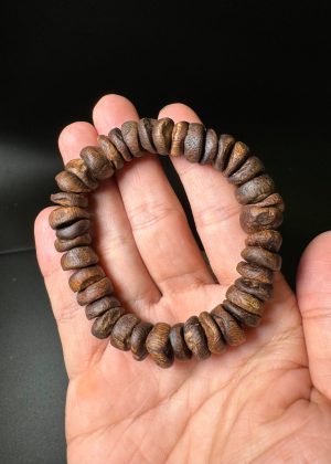 Super Grade Agarwood Bracelet , From Nha Trang Agarwood , Very Rare , Only 1, Strong Aroma, Very Oil