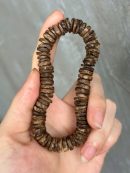 High quality natural agarwood bracelet, large amount of essential oil, almost submerged in water, beautiful button design, suitable for both men and women , only One