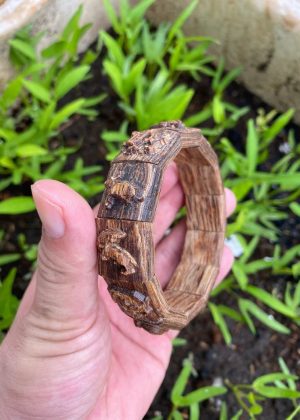 Sculptured Agarwood Bracelet , handmade bracelet , Sculptured Animal Designation